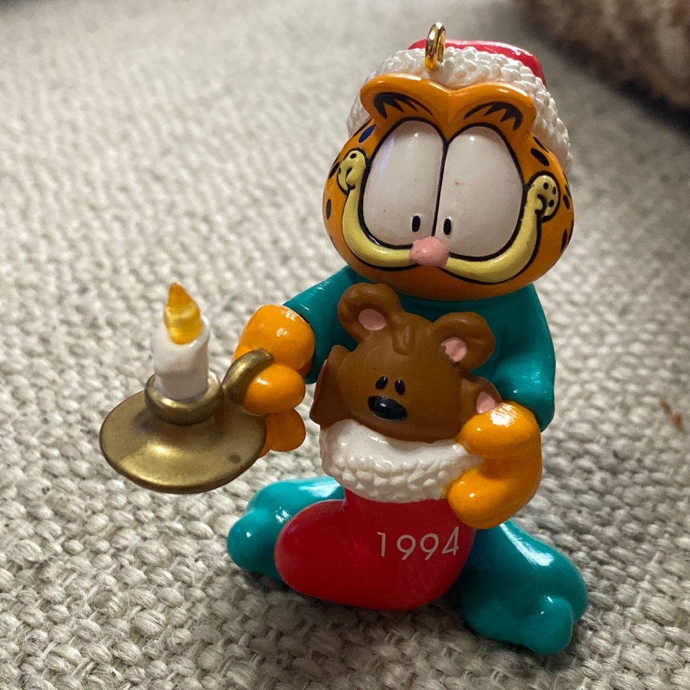 Vintage 1994 Hallmark keepsake ornament. Garfield & Pooky.